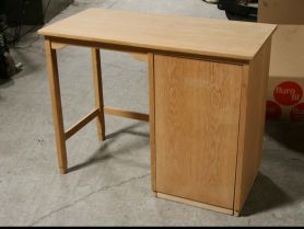 <b>Kleiner Schreibtisch mit ausziehbarem Schubladen-Modul</b> / Nr. 15-V21<br>Massivholz Eiche, Ausführung nach Wunsch</p>